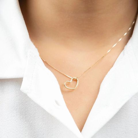 Minimal Gold Pendants: Detailed Overview & Guide