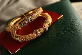 Gold Bangles Styling Ideas: Explore Tips, Insights, and Helpful Guide for Perfect Jewellery Styling